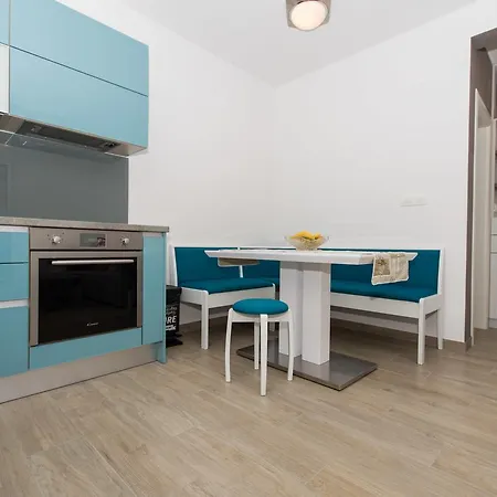 Uno Apartment *